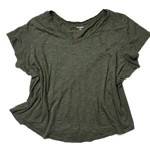 LAST CHANCE Old Navy tee